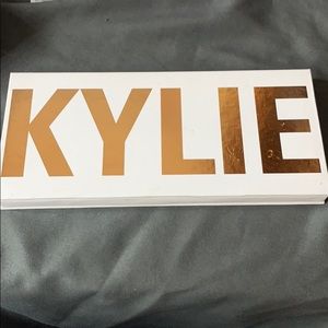 Kylie peach palette